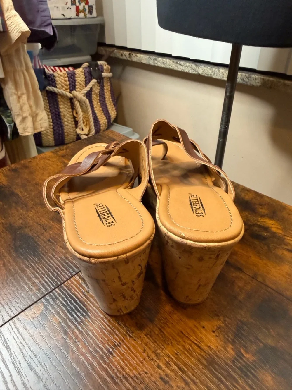 Seychelles brown leather